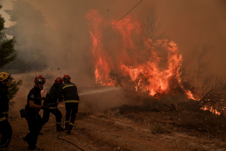 Φωτιά στη Βόρεια Εύβοια: Νύχτα αγωνίας για τις αναζωπυρώσεις - Ολονύχτια μάχη στις Καματριάδες