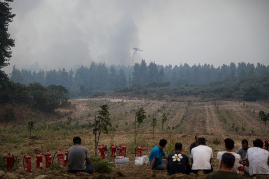 Φωτιά στη Βόρεια Εύβοια: Νύχτα αγωνίας για τις αναζωπυρώσεις - Ολονύχτια μάχη στις Καματριάδες