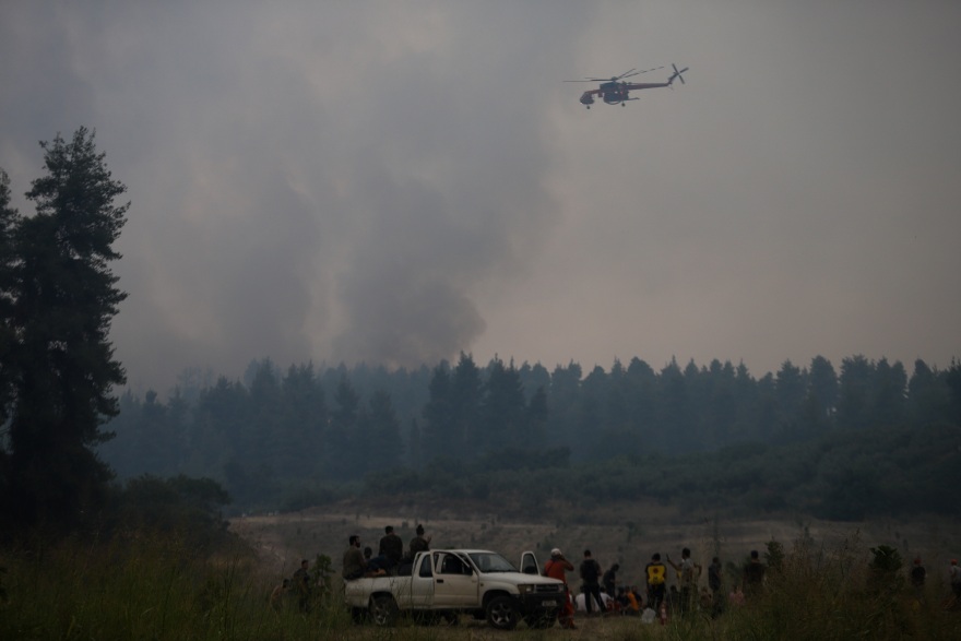 Φωτιά στη Βόρεια Εύβοια: Νύχτα αγωνίας για τις αναζωπυρώσεις - Ολονύχτια μάχη στις Καματριάδες