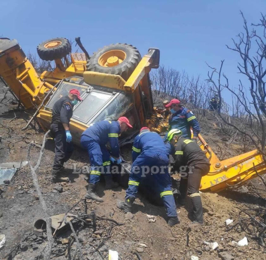 Θρήνος στην Φωκίδα: Πατέρας δύο παιδιών ο χειριστής της μπουλντόζας που σκοτώθηκε βοηθώντας στη φωτιά