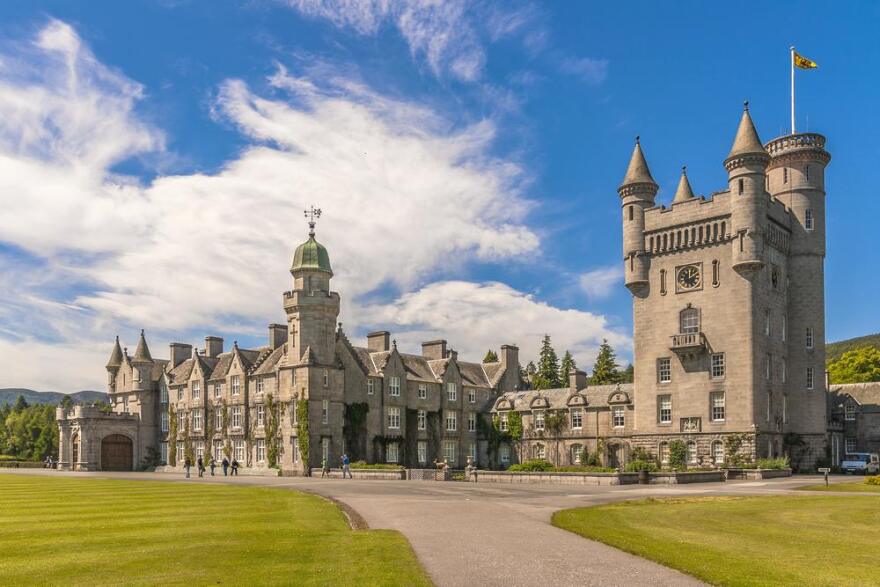 Πρίγκιπας Ουίλιαμ - Κέιτ Μίντλετον: Το «μυστικό» τρίτο σπίτι τους στο κτήμα Μπαλμόραλ 