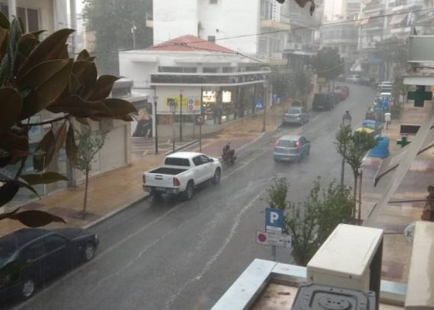 Καβάλα: Δυνατό μπουρίνι και χαλαζόπτωση - Δείτε βίντεο