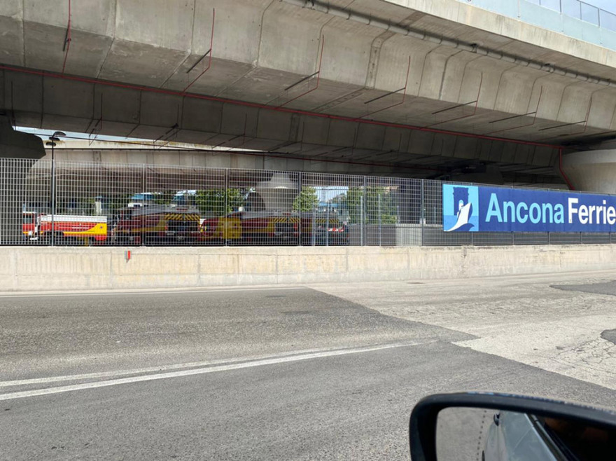 Πυρκαγιές: Κομβόι γαλλικών και αυστριακών πυροσβεστικών οχημάτων ταξιδεύουν για Ελλάδα μέσω Ανκόνας - Δείτε βίντεο