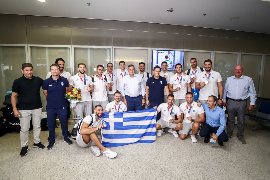 Εθνική πόλο: Επέστρεψαν και αποθεώθηκαν οι «ασημένιοι» Ολυμπιονίκες του Τόκιο