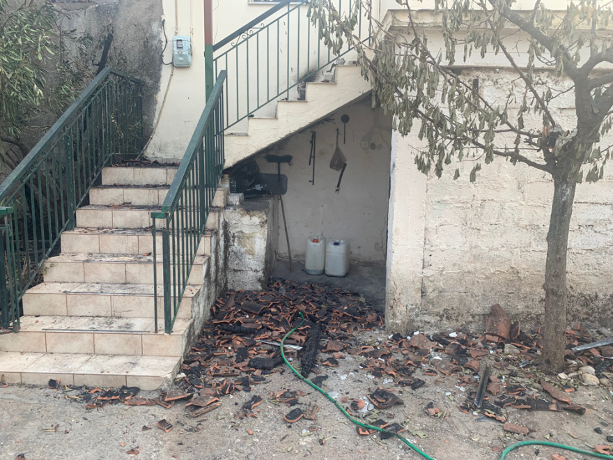 «Αυτοψία» του protothema.gr στην ορεινή Αρκαδία - Καταστροφές και στάχτες άφησε πίσω της η φωτιά 