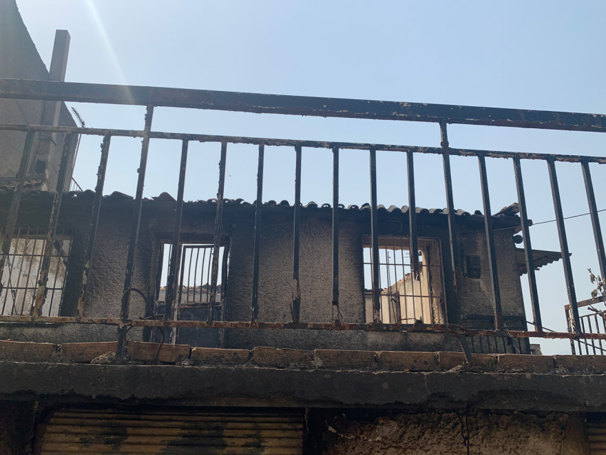 «Αυτοψία» του protothema.gr στην ορεινή Αρκαδία - Καταστροφές και στάχτες άφησε πίσω της η φωτιά 