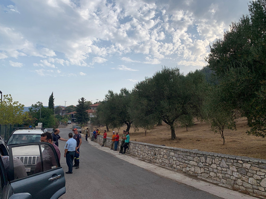 Φωτιές: Ενεργό το πύρινο μέτωπο στη Γορτυνία - Σηκώθηκαν τα εναέρια μέσα για να συνδράμουν στην κατάσβεση 