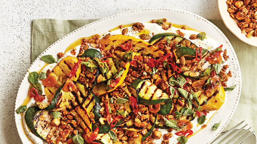 Σήμερα μαγειρεύουμε: Κολοκυθάκια στη σχάρα με μείγμα σπόρων