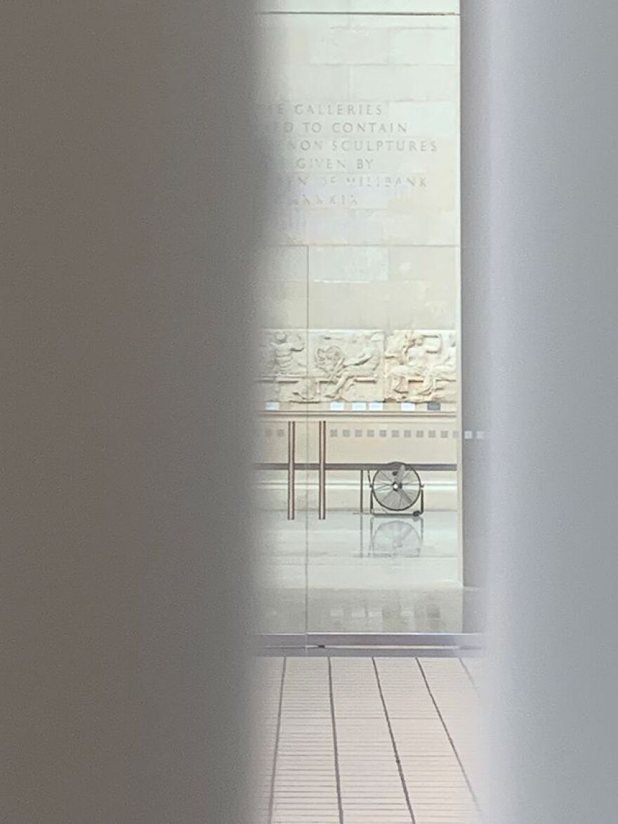 Γλυπτά Παρθενώνα: Νέες εικόνες εγκατάλειψης στο Βρετανικό Μουσείο - Μπήκε νερό από την οροφή