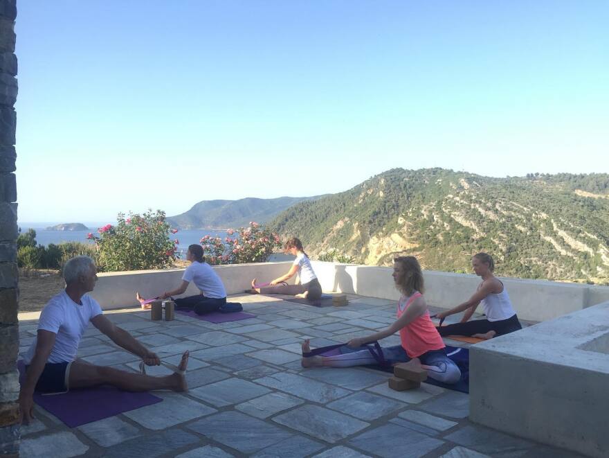 Αντώνης Φραγκάκης: Εγκατέλειψε την υποκριτική και έγινε γιόγκι - Δείτε φωτογραφίες