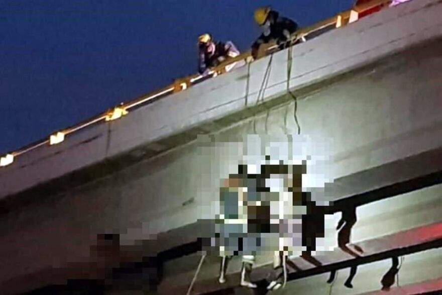Φρίκη στο Μεξικό: Έξι πτώματα βρέθηκαν κρεμασμένα σε γέφυρα