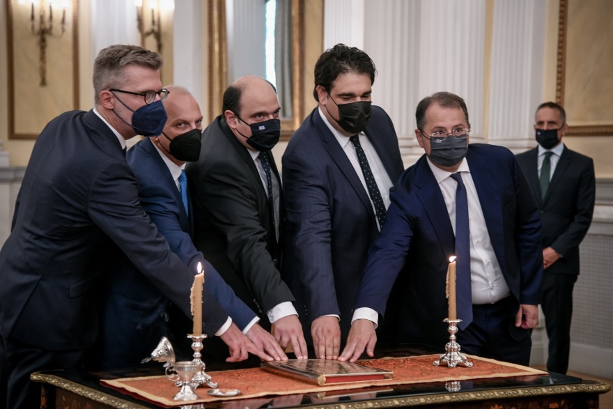 Τι αλλάζει στην κυβέρνηση και το Μέγαρο Μαξίμου