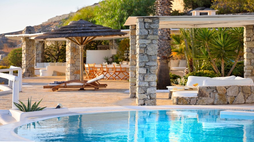 Μύκονος: «Φυλακισμένος» σε βίλα των 12 εκατ. ευρώ ο καταδικασμένος Ρουμάνος επιχειρηματίας  (Φωτογραφίες)