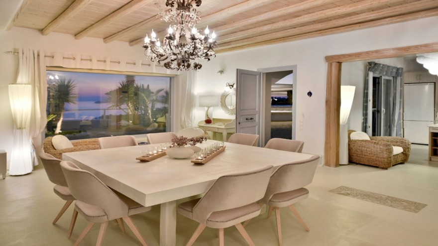 Μύκονος: «Φυλακισμένος» σε βίλα των 12 εκατ. ευρώ ο καταδικασμένος Ρουμάνος επιχειρηματίας  (Φωτογραφίες)