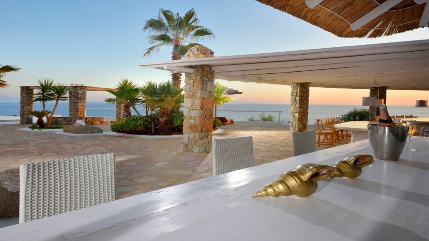 Μύκονος: «Φυλακισμένος» σε βίλα των 12 εκατ. ευρώ ο καταδικασμένος Ρουμάνος επιχειρηματίας  (Φωτογραφίες)