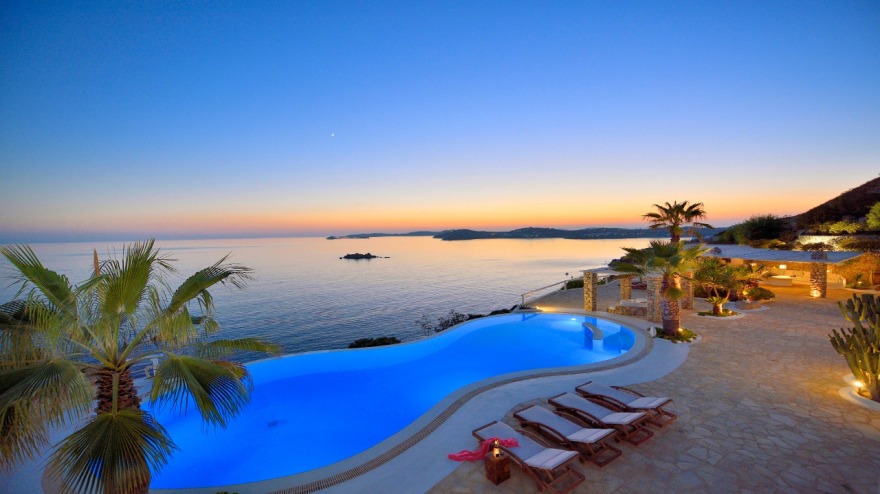 Μύκονος: «Φυλακισμένος» σε βίλα των 12 εκατ. ευρώ ο καταδικασμένος Ρουμάνος επιχειρηματίας  (Φωτογραφίες)