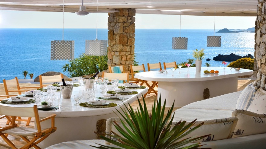 Μύκονος: «Φυλακισμένος» σε βίλα των 12 εκατ. ευρώ ο καταδικασμένος Ρουμάνος επιχειρηματίας  (Φωτογραφίες)