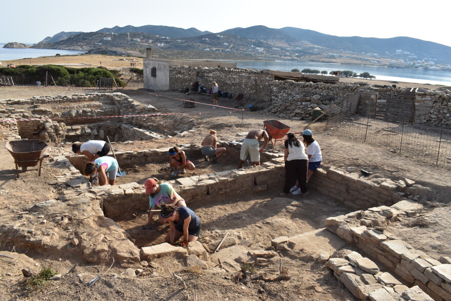 Ολοκληρώθηκαν οι ανασκαφές στο Δεσποτικό και οι εργασίες αναστήλωσης στο ναό και το εστιατόριο του Ιερού του Απόλλωνα