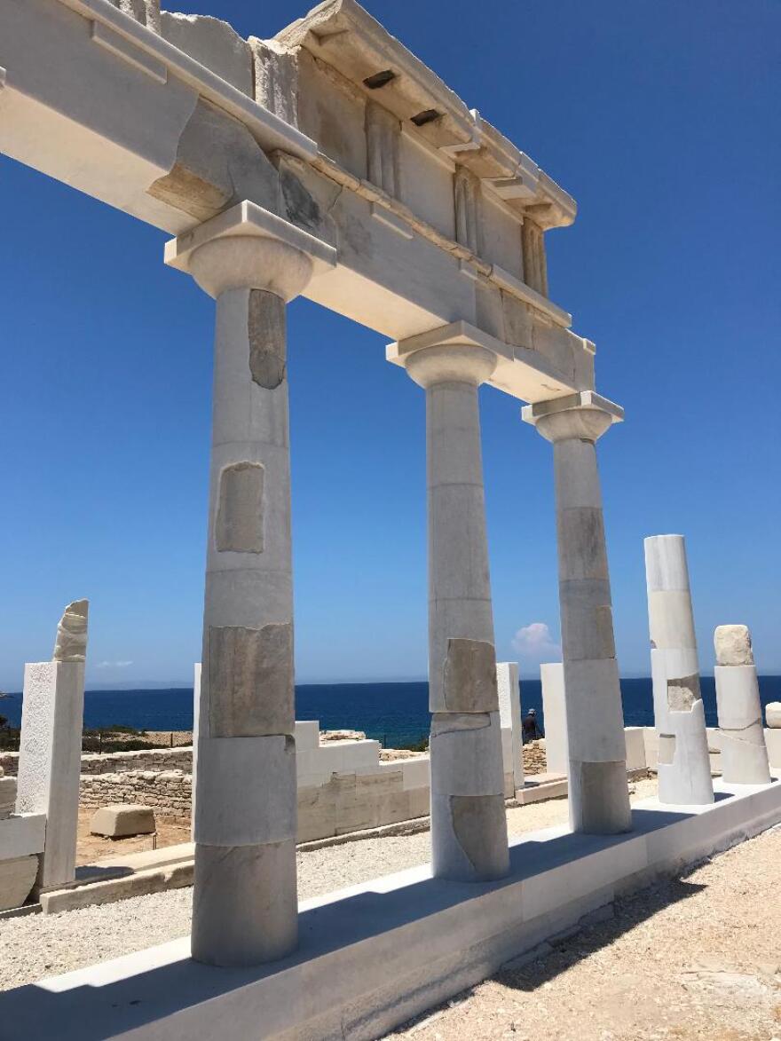 Ολοκληρώθηκαν οι ανασκαφές στο Δεσποτικό και οι εργασίες αναστήλωσης στο ναό και το εστιατόριο του Ιερού του Απόλλωνα