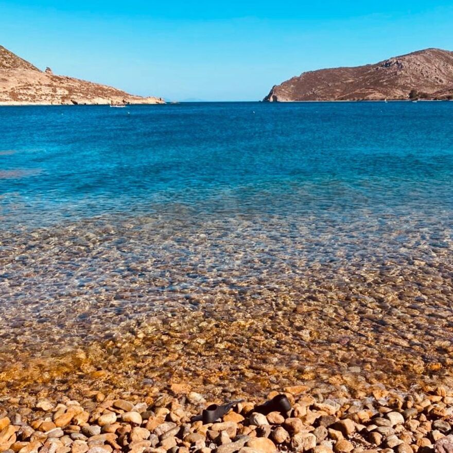 Κάρλα Μπρούνι: Η πρώην Πρώτη Κυρία της Γαλλίας κάνει διακοπές στην Ελλάδα - Δείτε φωτογραφίες