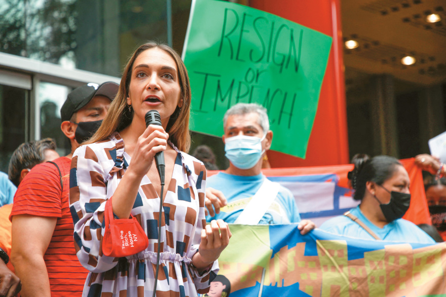 Άντριου Κουόμο: Από εθνικός ήρωας, αποδιοπομπαίος τράγος - Πώς τον «γκρέμισε» το #metoo