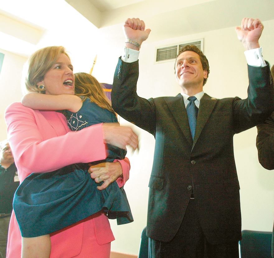 Άντριου Κουόμο: Από εθνικός ήρωας, αποδιοπομπαίος τράγος - Πώς τον «γκρέμισε» το #metoo