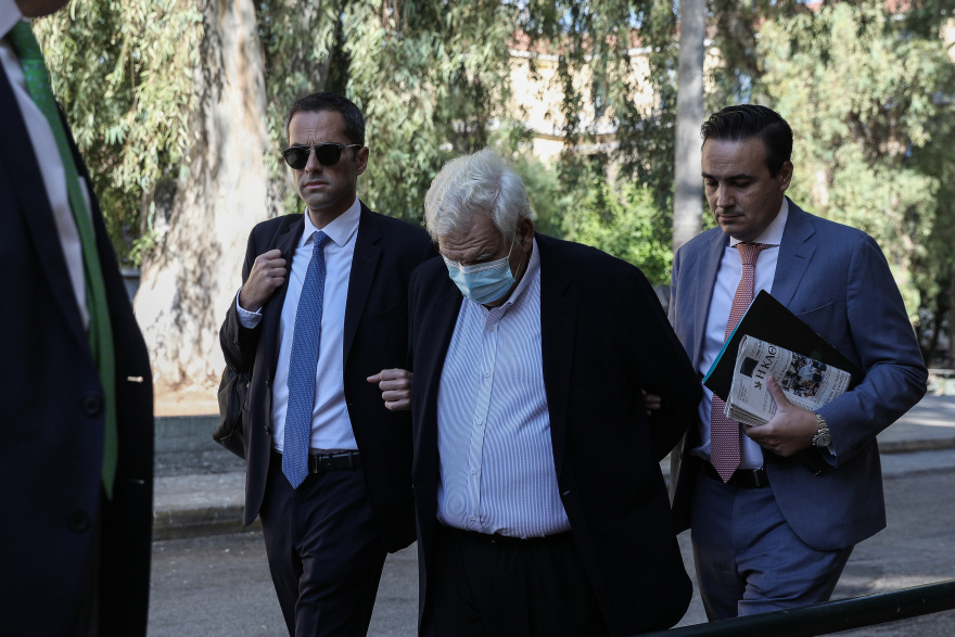 Σκάνδαλο Folli - Follie: Στο εδώλιο Δημήτρης, Καίτη και Τζώρτζης Κουτσολιούτσος για εγκληματική οργάνωση  