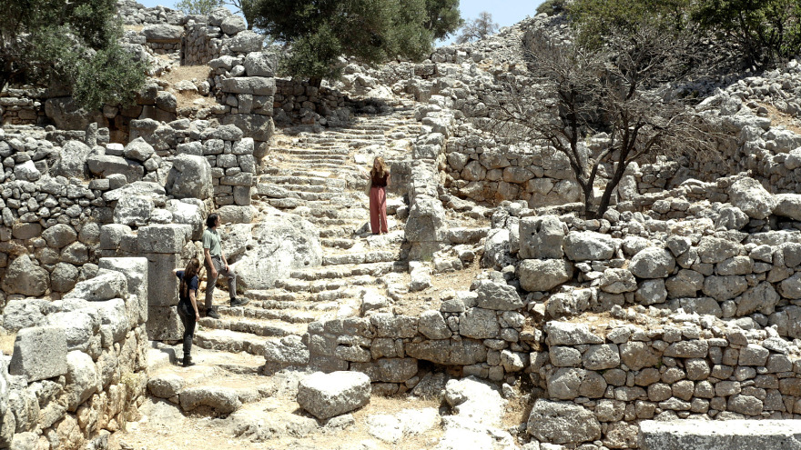 «Καρτ ποστάλ»: Η Λένα Παπαληγούρα και η Μελισσάνθη Μάχουτ στα γυρίσματα της νέας σειράς της ΕΡΤ