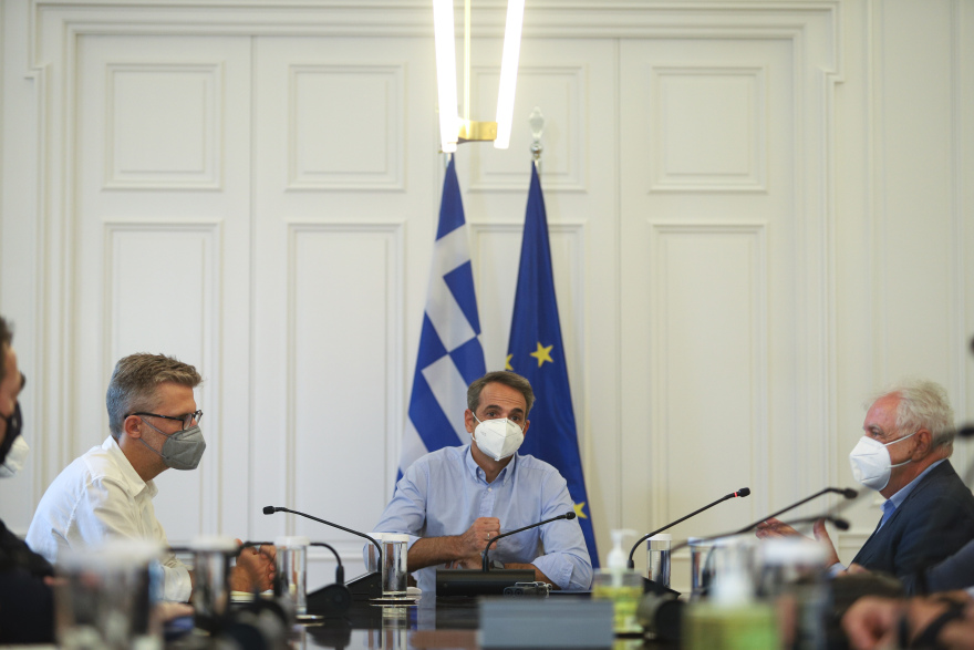 Σταύρος Μπένος: Από το θαύμα της Καλαμάτας και τα ΚΕΠ στην ανασυγκρότηση της Εύβοιας