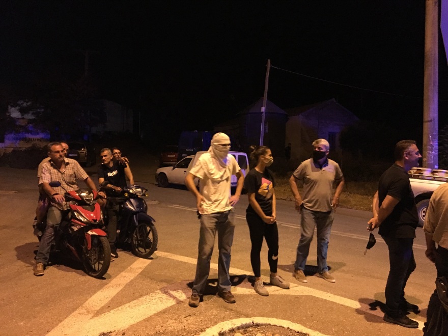 Τρίτη νύχτα αγωνίας για τα Βίλια: Στον Προφήτη Ηλία το βασικό μέτωπο της φωτιάς που γύρισε προς τα καμένα  - Μάχη με τις αναζωπυρώσεις