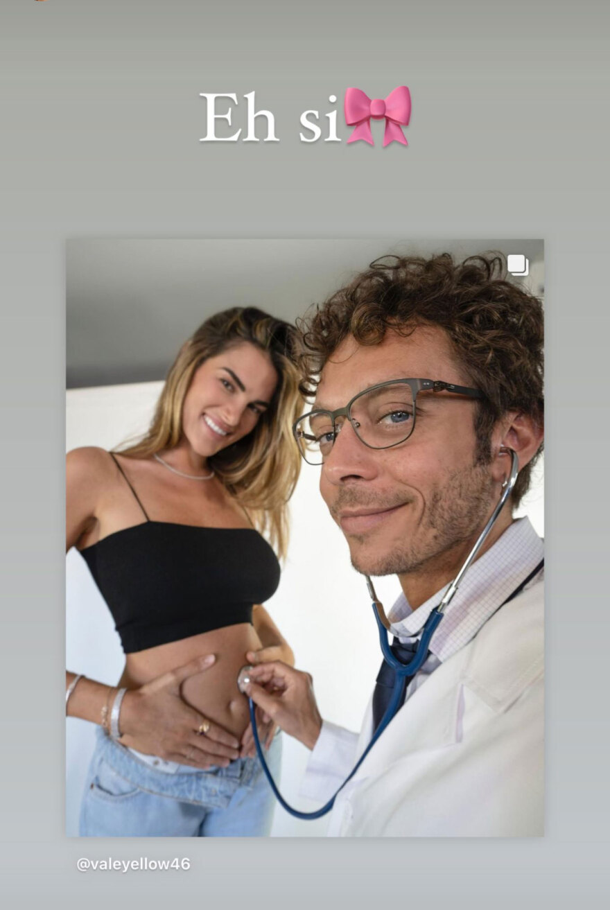 Ο «doctor» Βαλεντίνο Ρόσι γίνεται μπαμπάς: Ανακοίνωσε την εγκυμοσύνη της καλλονής Φραντσέσκα Νοβέλο