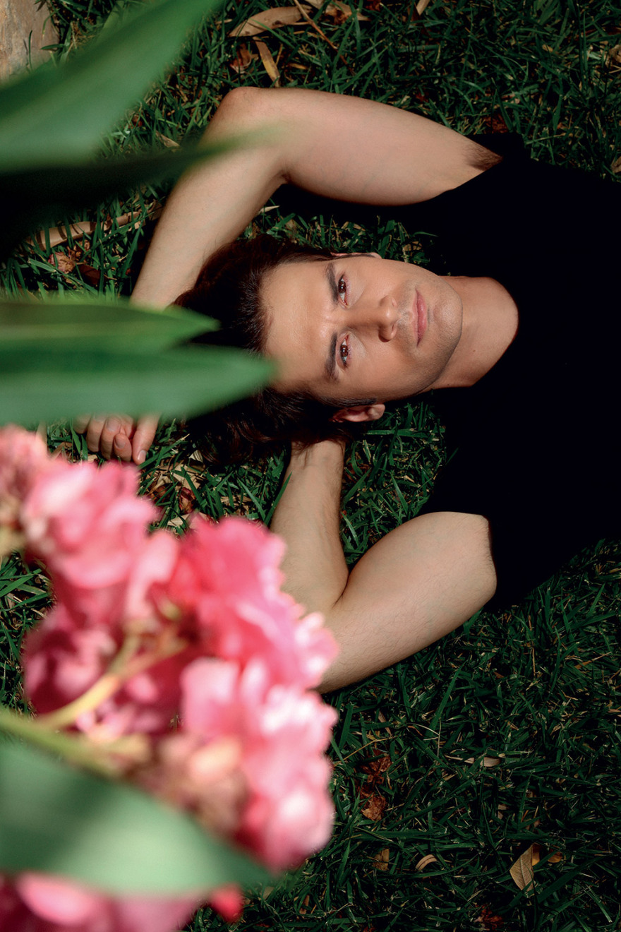 Αναστάσης Ροϊλός: «Δεν υπάρχουν απαντήσεις  για τον έρωτα,  μόνο ερωτήσεις»