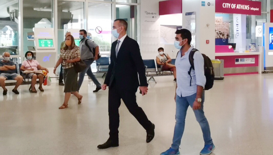 Στην Αθήνα ο 32χρονος Έλληνας πολίτης από το Αφγανιστάν: «Ευχαριστώ την Ελλάδα»