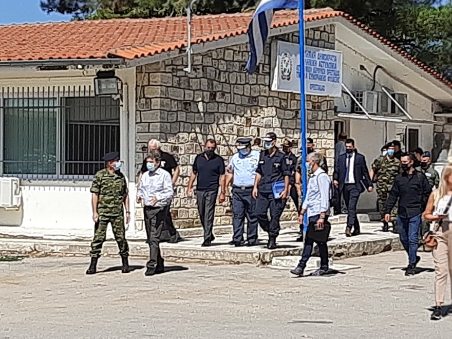 Παναγιωτόπουλος και Χρυσοχοΐδης στον φράχτη στον Έβρο: «Τα σύνορα της Ελλάδας θα παραμείνουν ασφαλή και απαραβίαστα»