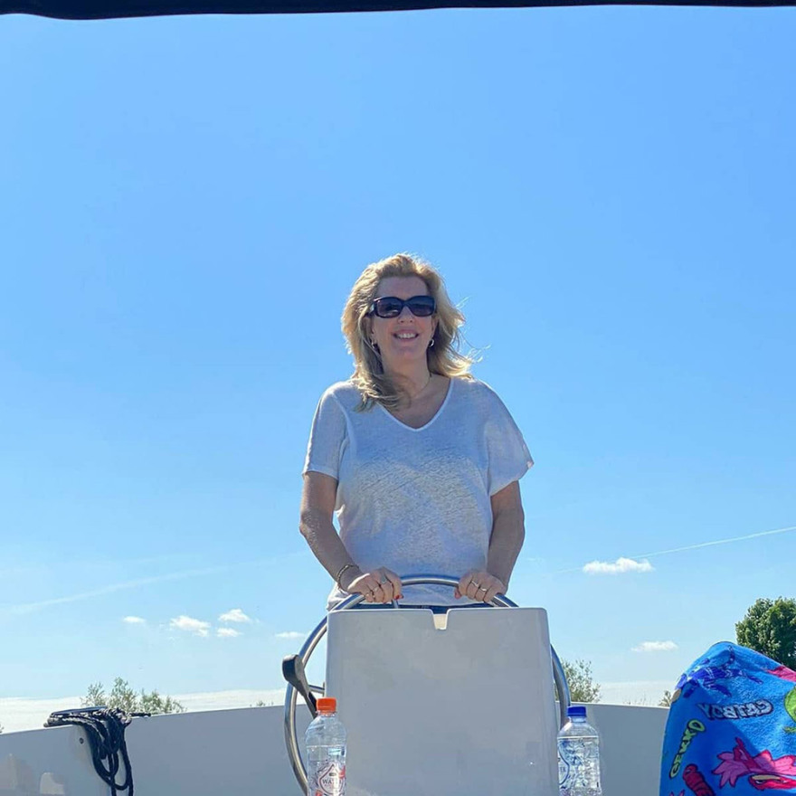 Λιάν Ντεν Χάαν: Ποια είναι η Ολλανδή βουλευτής που προκάλεσε με την επίσκεψη στο ψευδοκράτος