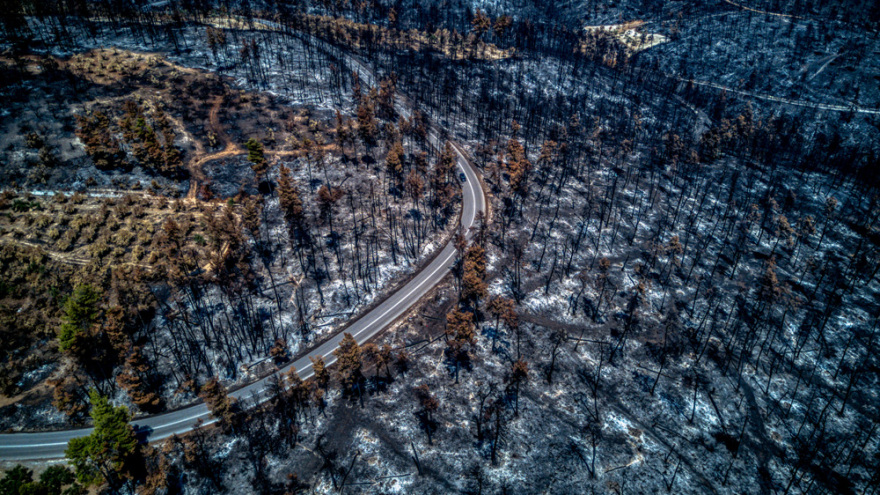 Κρανίου τόπος η Εύβοια: Εναέριες εικόνες από τη μεγάλη καταστροφή - 1,2 εκατ. στρέμματα καμένα σε όλη την Ελλάδα