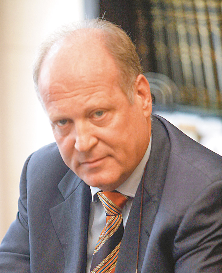 Εμβόλιο ή αναστολή και με τον νόμο: Με δικαστική βούλα εκτός εργασίας οι ανεμβολίαστοι