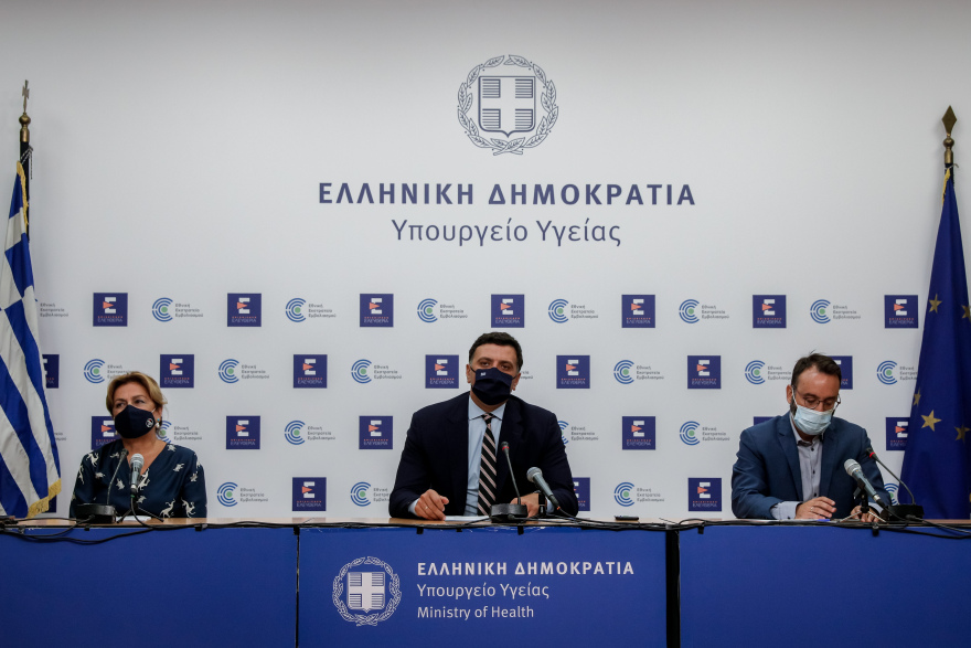 «Lockdown» για ανεμβολίαστους από 13 Σεπτεμβρίου: Ολα τα μέτρα για μάσκες, rapid test, εργασία και εστίαση