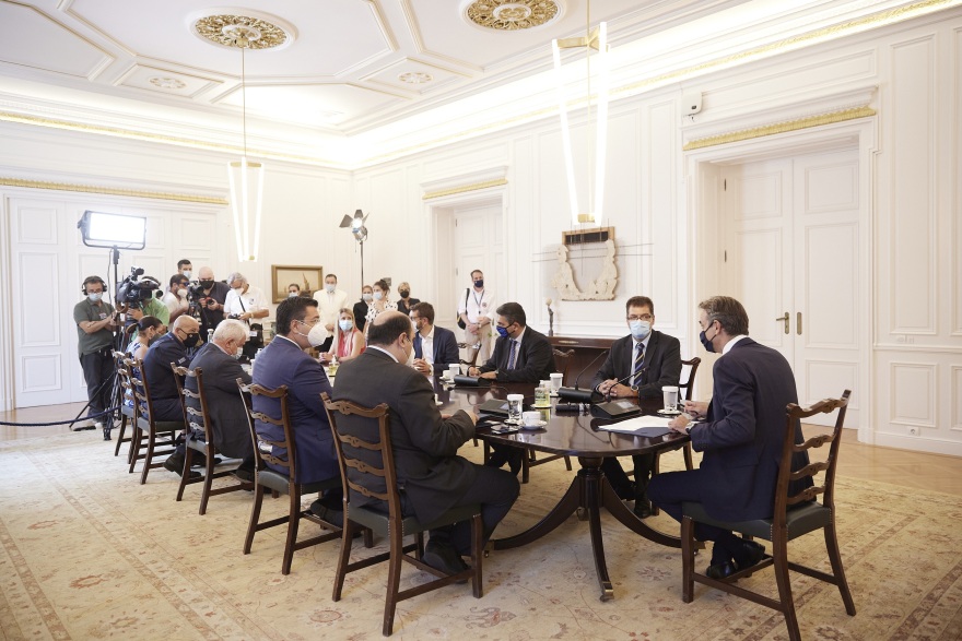 Συνάντηση Μητσοτάκη με τον Επίτροπο Διαχείρισης Κρίσεων: Στην Ελλάδα η μεγαλύτερη επιχείρηση πυρόσβεσης της ΕΕ