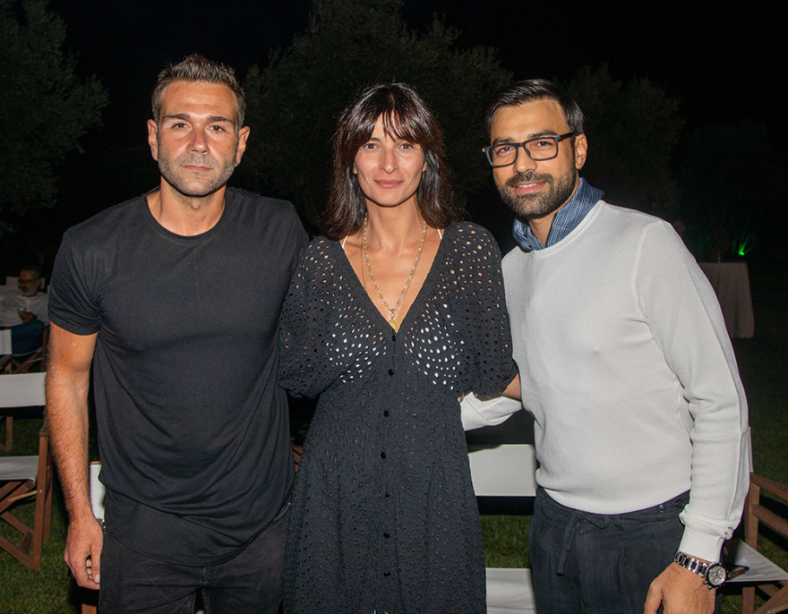  «Η Γη της Ελιάς»: Όλοι οι πρωταγωνιστές έδωσαν το παρόν στην  avant-première της σειράς (Φωτογραφίες)