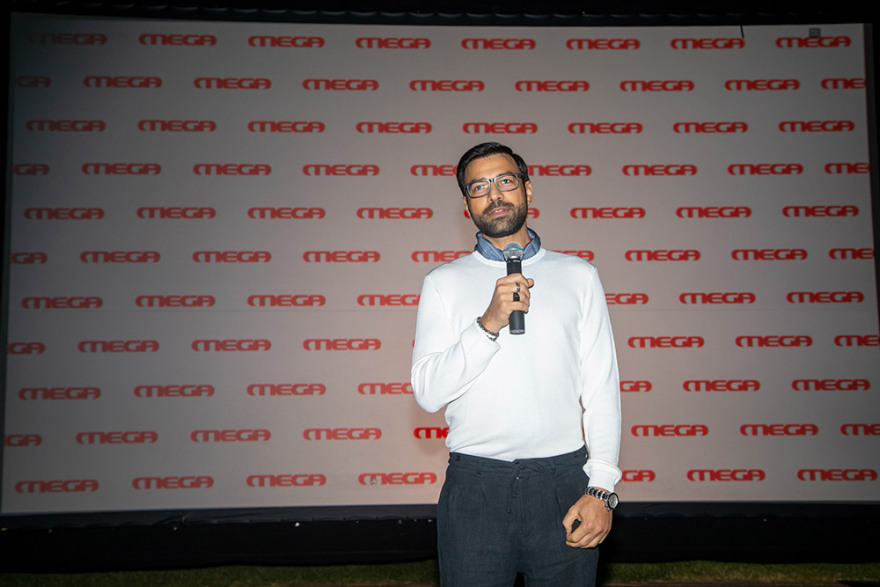  «Η Γη της Ελιάς»: Όλοι οι πρωταγωνιστές έδωσαν το παρόν στην  avant-première της σειράς (Φωτογραφίες)