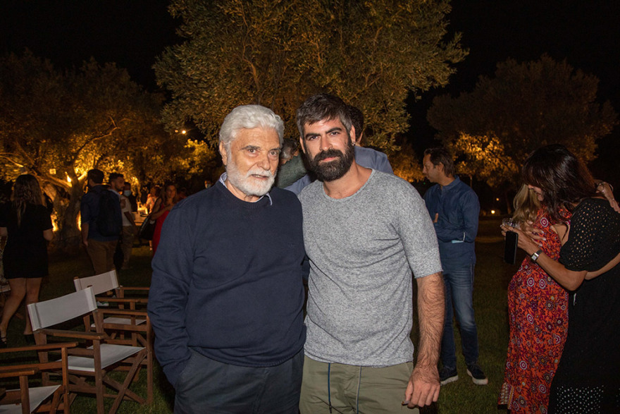  «Η Γη της Ελιάς»: Όλοι οι πρωταγωνιστές έδωσαν το παρόν στην  avant-première της σειράς (Φωτογραφίες)