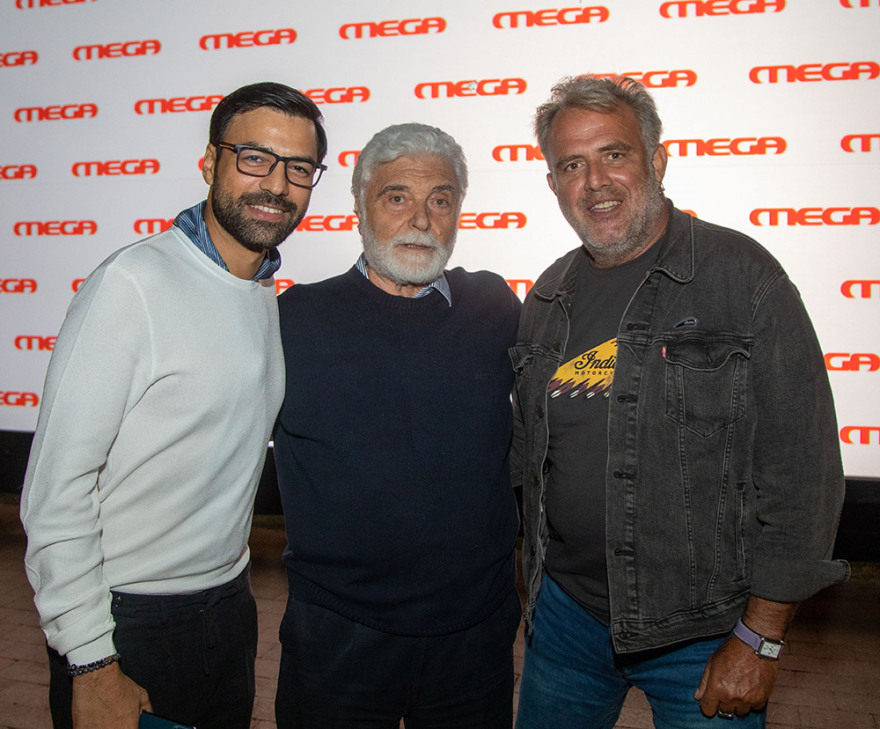  «Η Γη της Ελιάς»: Όλοι οι πρωταγωνιστές έδωσαν το παρόν στην  avant-première της σειράς (Φωτογραφίες)