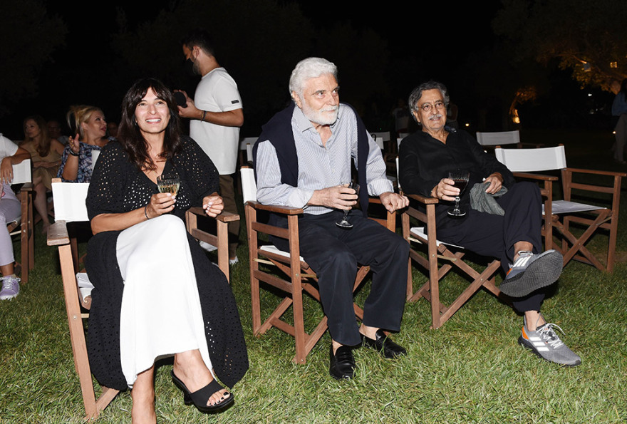  «Η Γη της Ελιάς»: Όλοι οι πρωταγωνιστές έδωσαν το παρόν στην  avant-première της σειράς (Φωτογραφίες)