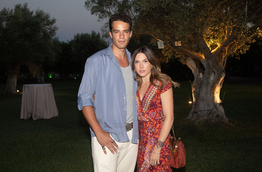  «Η Γη της Ελιάς»: Όλοι οι πρωταγωνιστές έδωσαν το παρόν στην  avant-première της σειράς (Φωτογραφίες)