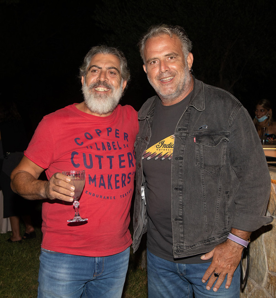  «Η Γη της Ελιάς»: Όλοι οι πρωταγωνιστές έδωσαν το παρόν στην  avant-première της σειράς (Φωτογραφίες)