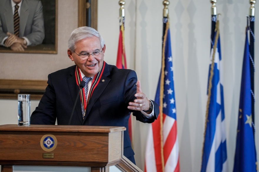 Ο Ρόμπερτ Μενέντεζ τιμήθηκε με το Μετάλλιο της Πόλεως των Αθηνών