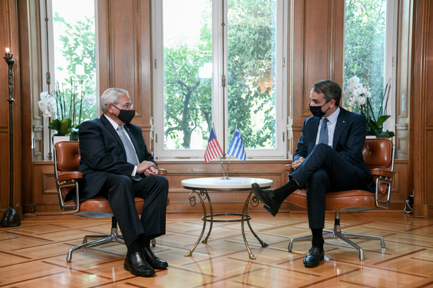 Μενέντεζ σε Μητσοτάκη για πυρκαγιές: «Η απώλεια της περιουσίας προκαλεί πόνο αλλά οι ανθρώπινες ζωές είναι ό,τι πιο σημαντικό»