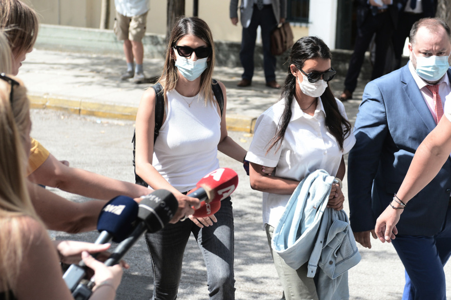 Αφροδίτη Μπάρμπα: Στον ανακριτή το μοντέλο που βρέθηκε με κοκαΐνη στη Γλυφάδα - «Στημένη» η υπόθεση, λέει ο δικηγόρος της