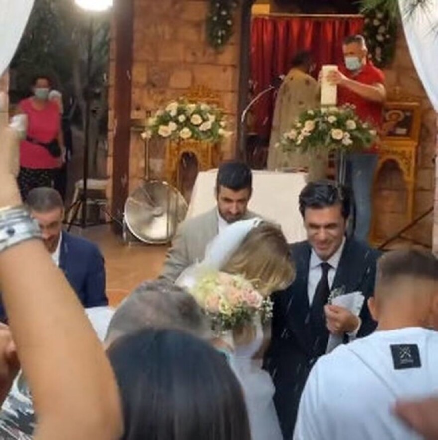 Παντρεύτηκε ο Μύρωνας Στρατής - Δείτε βίντεο και φωτογραφίες